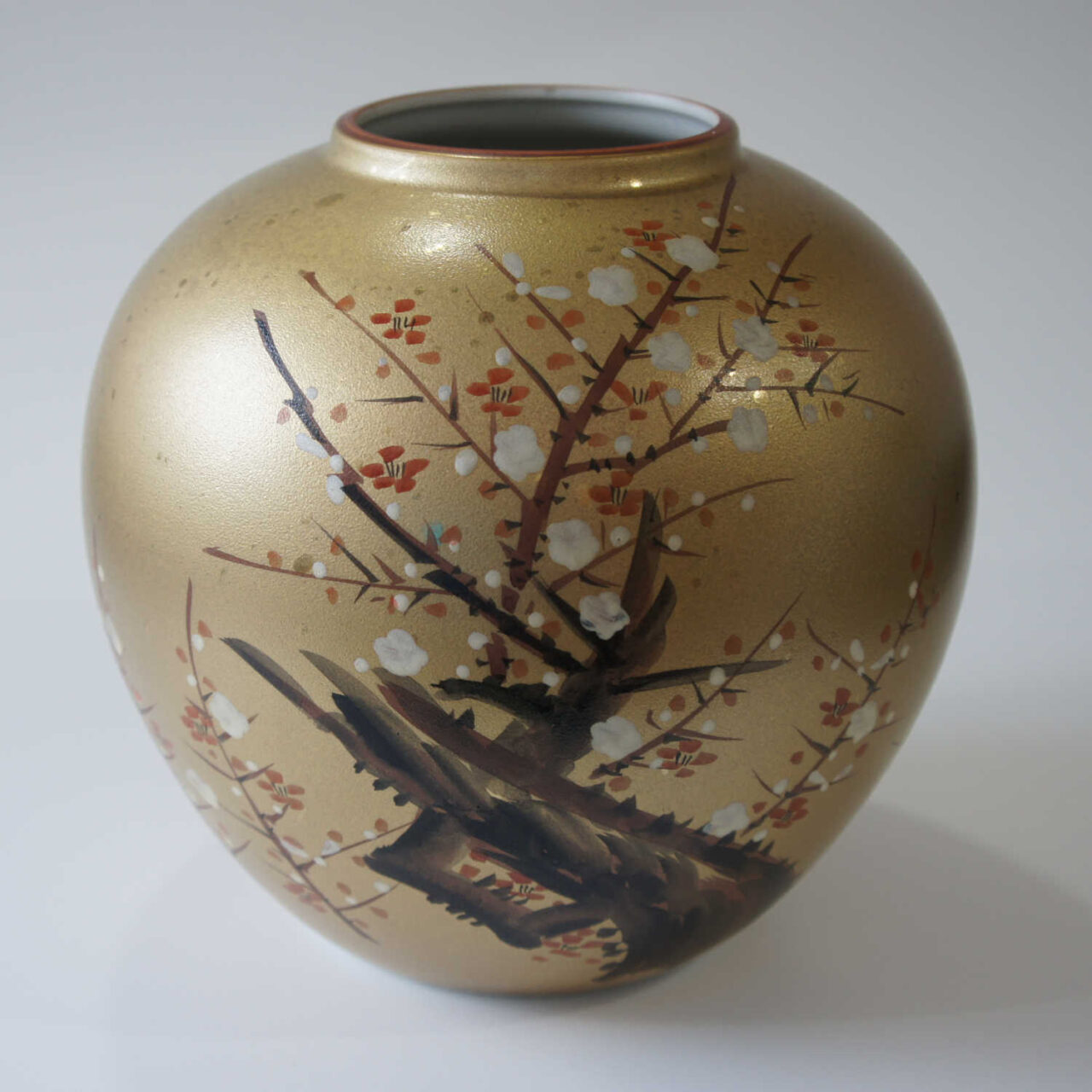 Kutani vase our ref. 20580