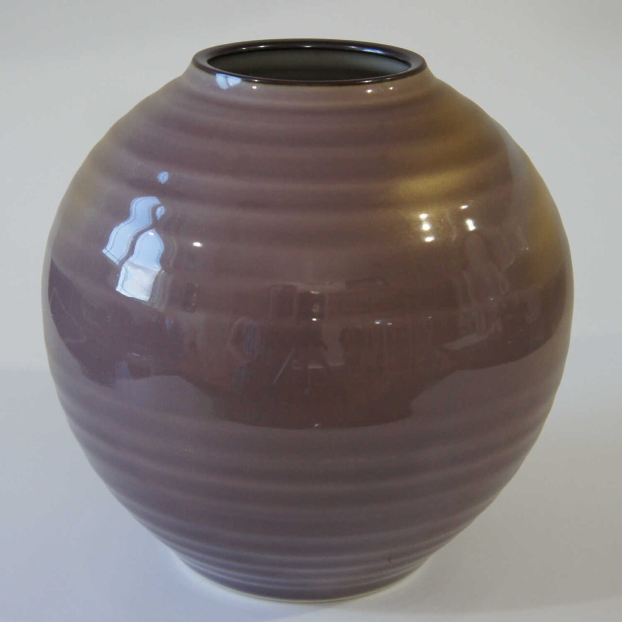 back side of Kutani ceramic vase