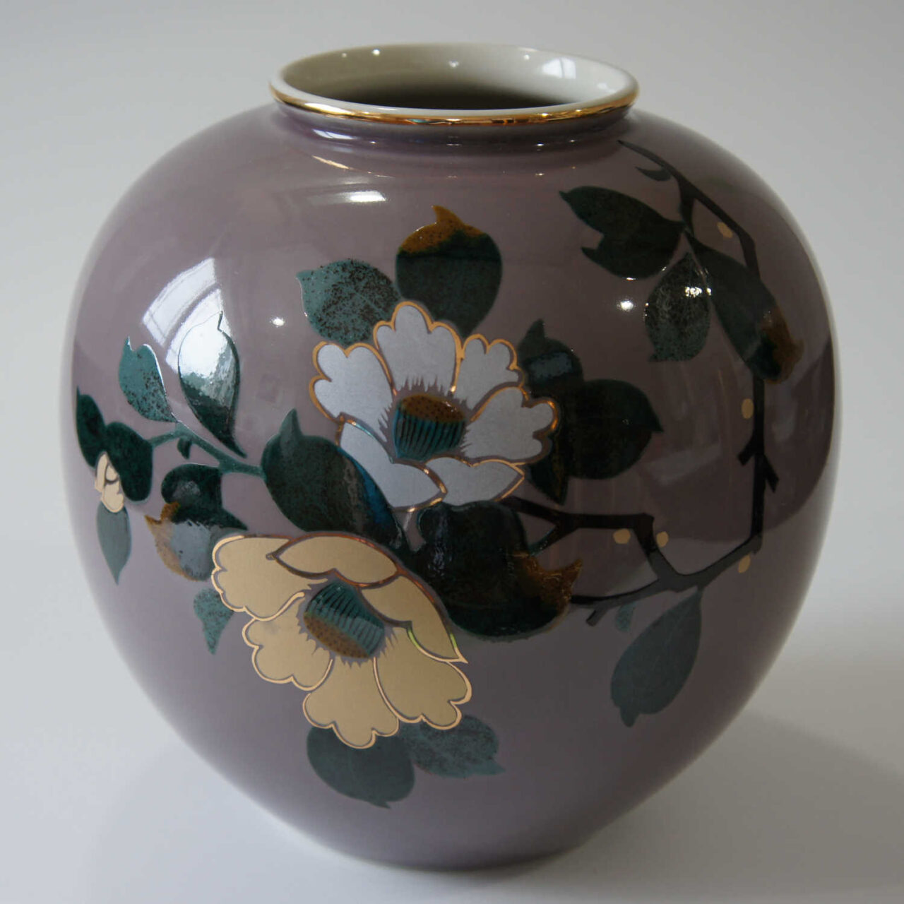 floral Kutani vase