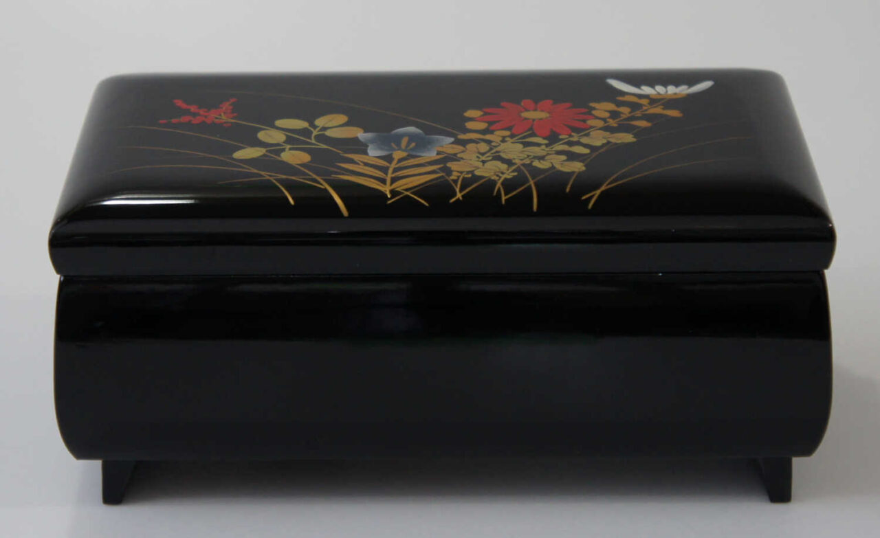 Urushi Lacquer music box