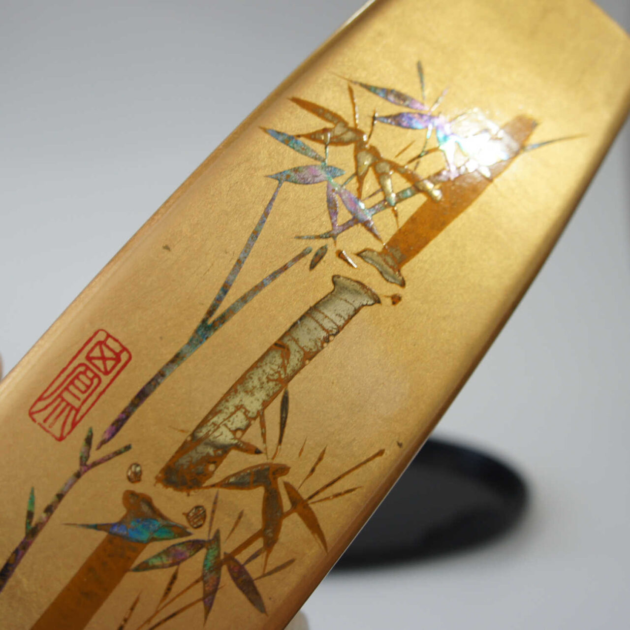 zoom-in view of Kanazawa gold leaf vase