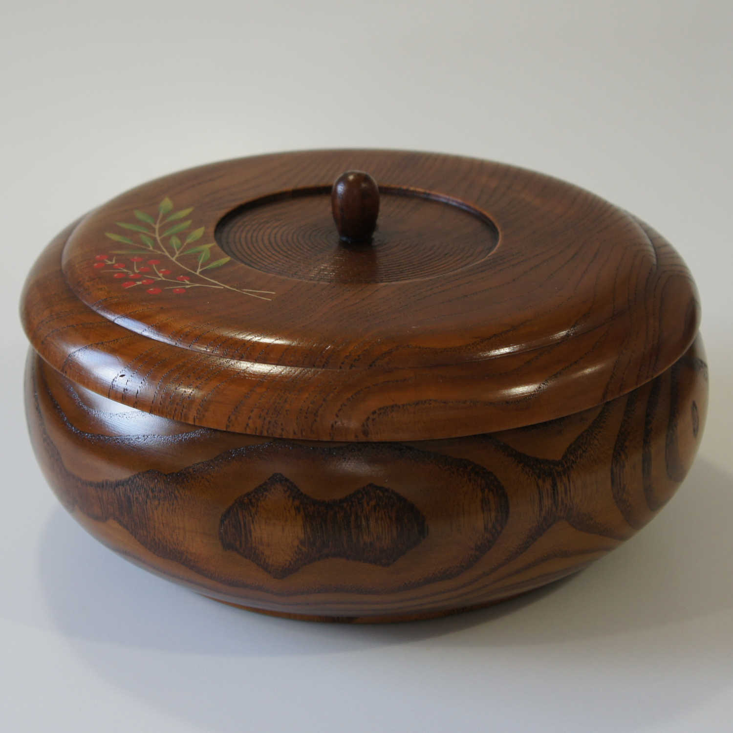 Wooden tableware